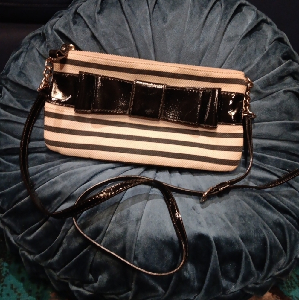 Kate Spade Striped Black and Cream Women's Clutch Crossbody